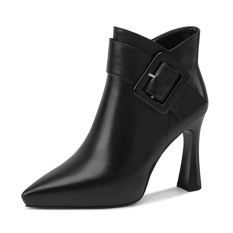 Ankle Boots | Oversized Buckle & Sculpted Heel | Braviixx