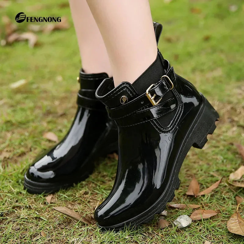 Glossy Ankle Rain Boots | Buckle Detail & Elastic Panels | Braviixx