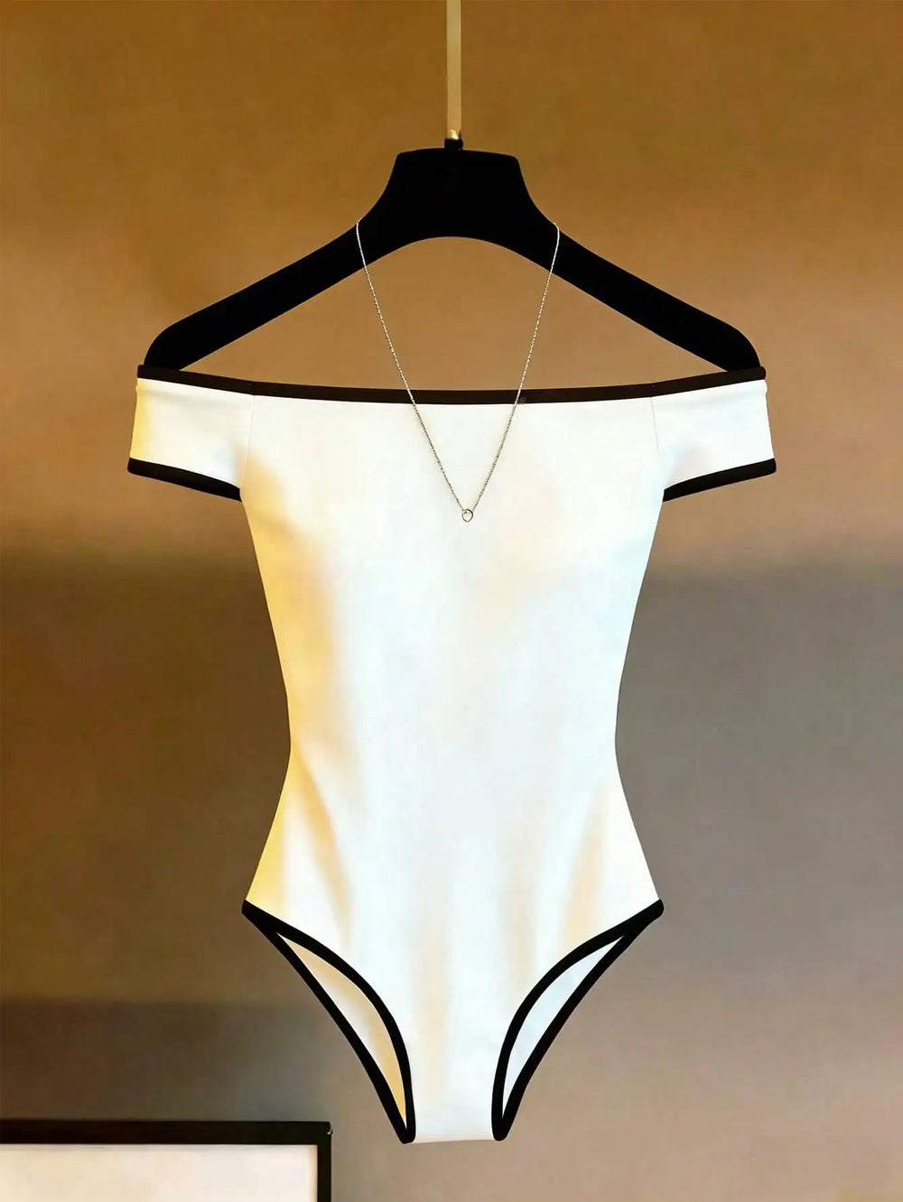 Contrast-Trim Off-Shoulder Bodysuit | Braviixx