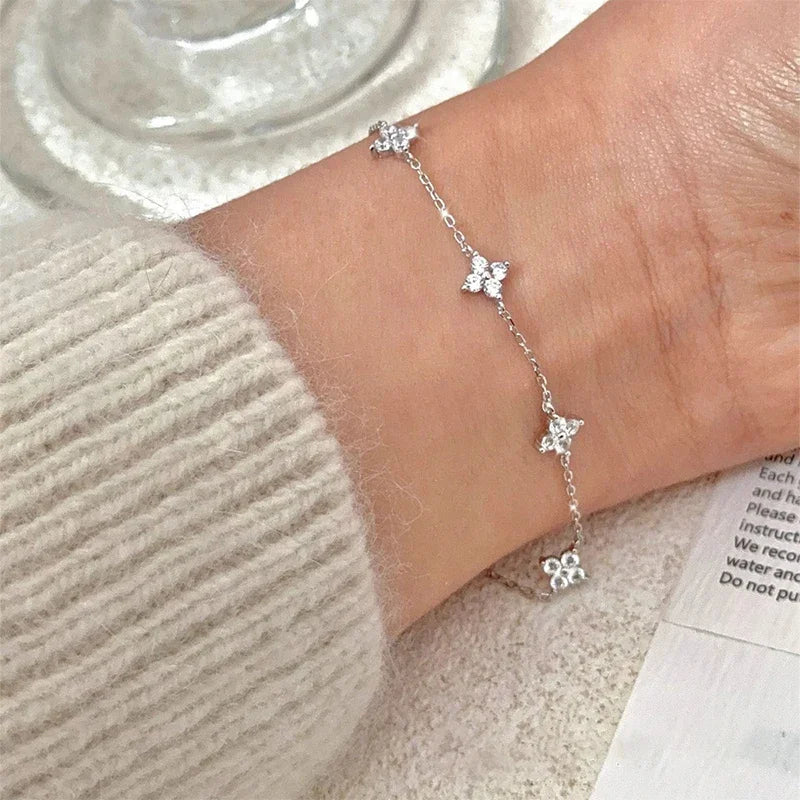 Women's Four-Petal Flower Jewelry | Necklace or Bracelet | Braviixx