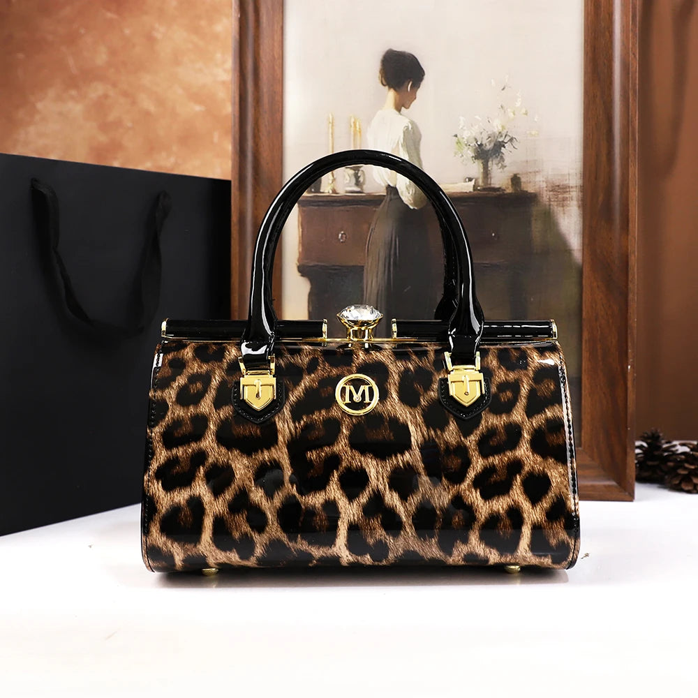 Structured Top-Handle Bag | Jewel Clasp & Shoulder Strap | Braviixx