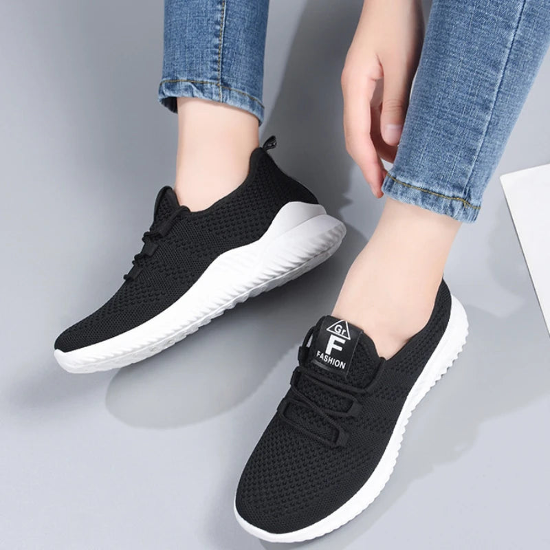 Comfortable Women's Casual Sneakers Summer Breathable Flat Shoes Fashion Women Sneakers Versatile Lace-Up Running Shoes 2026 New