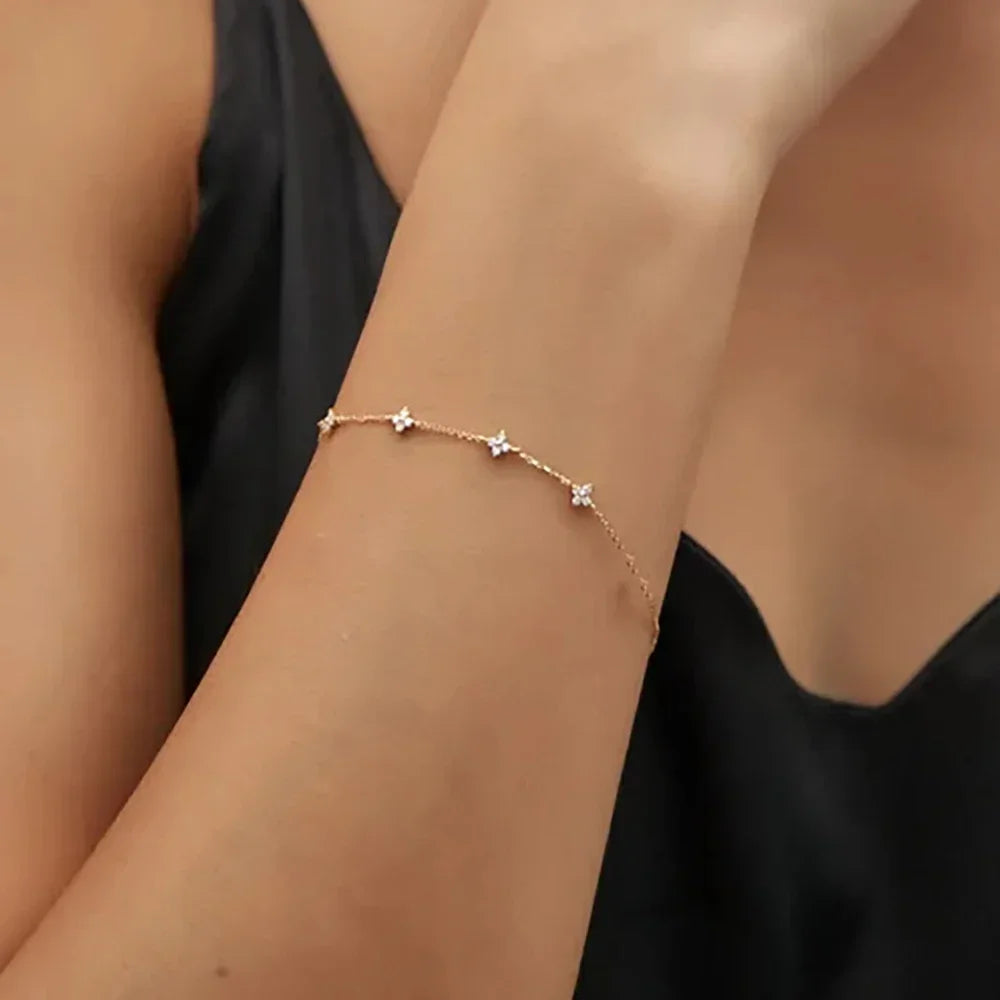 Women's Four-Petal Flower Jewelry | Necklace or Bracelet | Braviixx