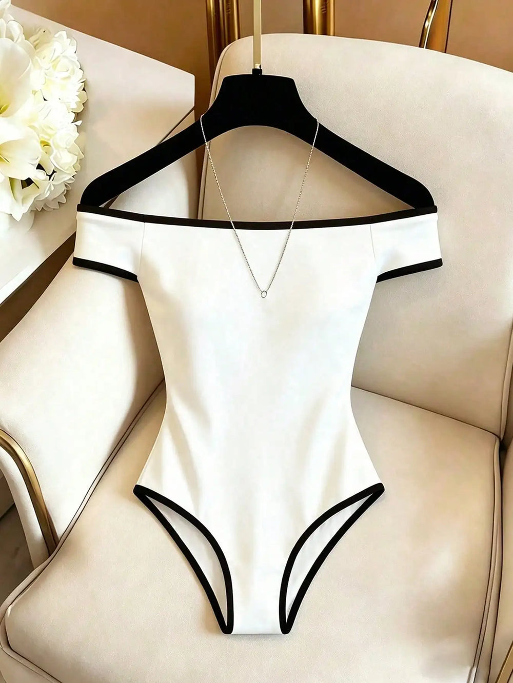 Contrast-Trim Off-Shoulder Bodysuit | Braviixx