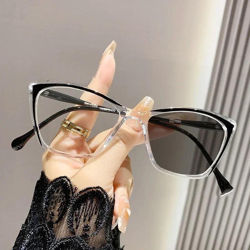 Women's Cat Eye Photochromic Myopia Glasses | Clear Lens · Prescription 0 to -4.0 | 5 Colours | Braviixx