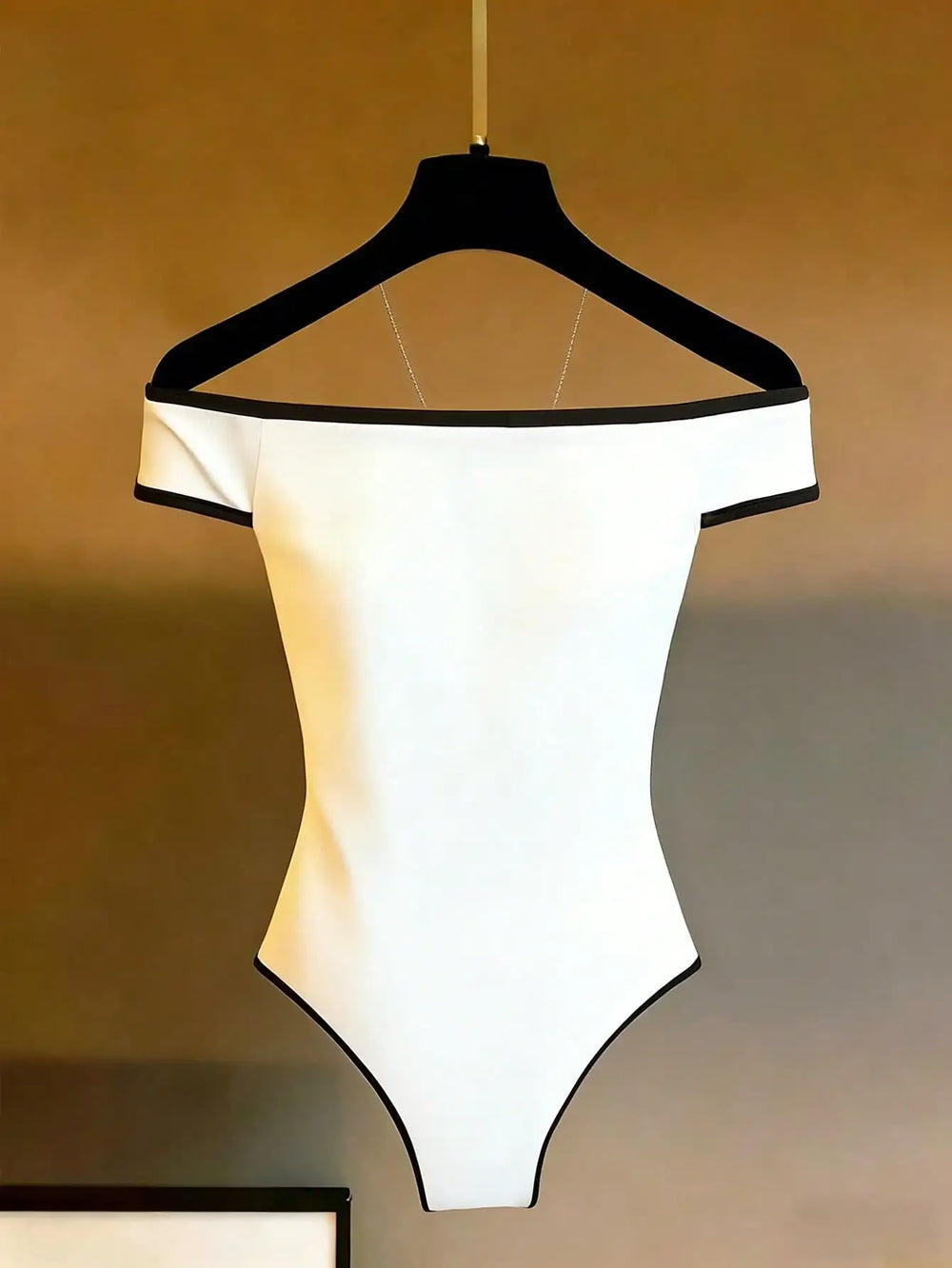 Contrast-Trim Off-Shoulder Bodysuit | Braviixx