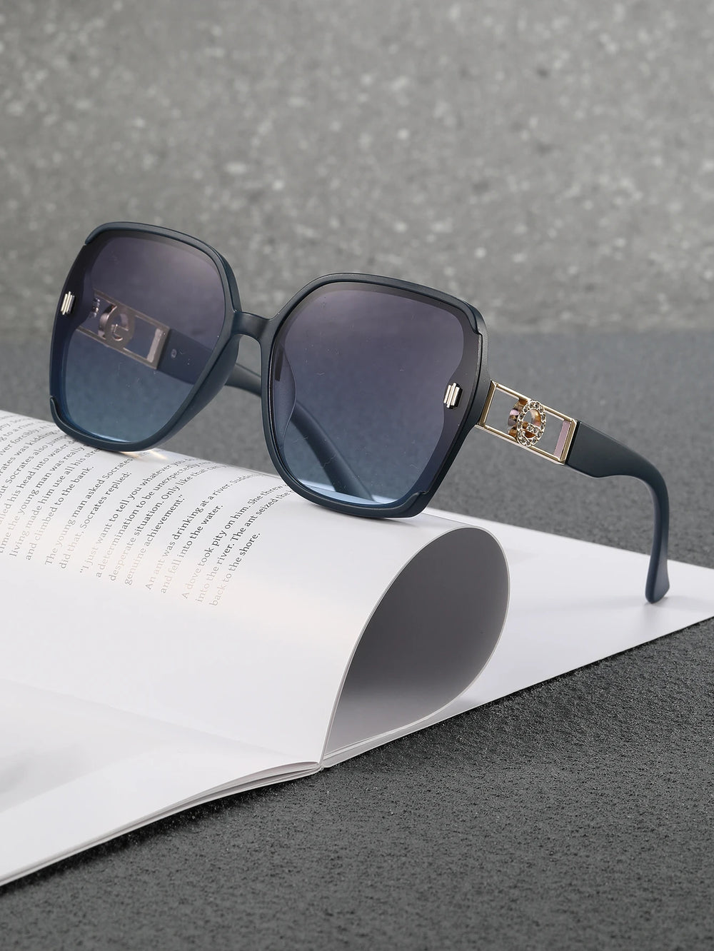 Women's Oversized Square Luxury Sunglasses | UV Protection · Gradient Lens · Gold Floral Hinge | 4 Colours | Braviixx