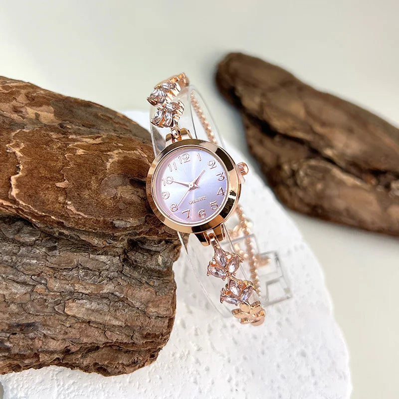 Women's Round Arabic Dial Quartz Watch | Braviixx