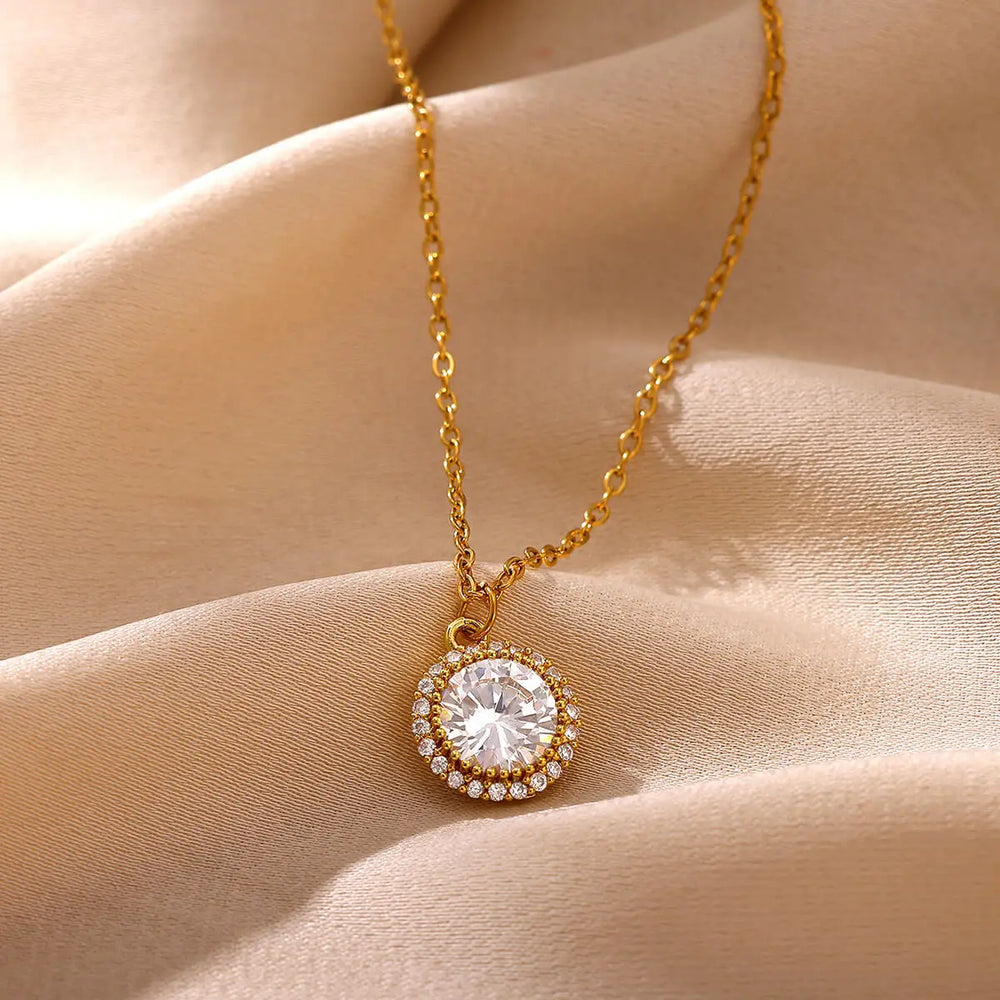Flower Pendant Necklace with Sparkling Accents | Braviixx