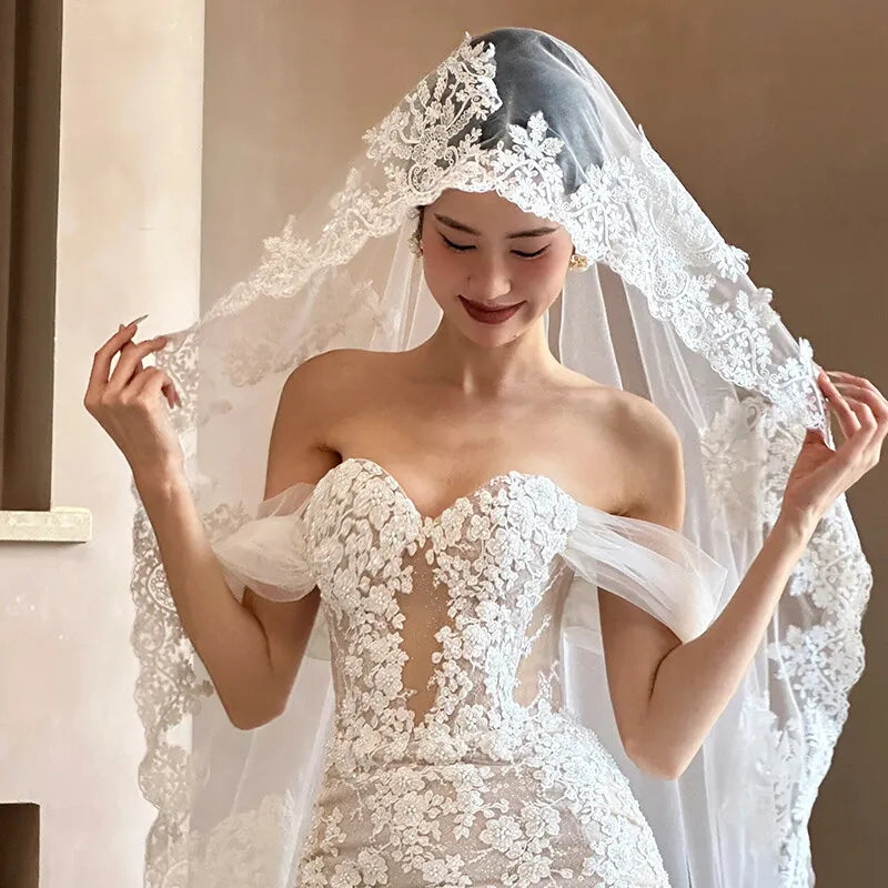 Lace-Edge Cathedral Bridal Veil | Vintage Single-Tier Style | Braviixx