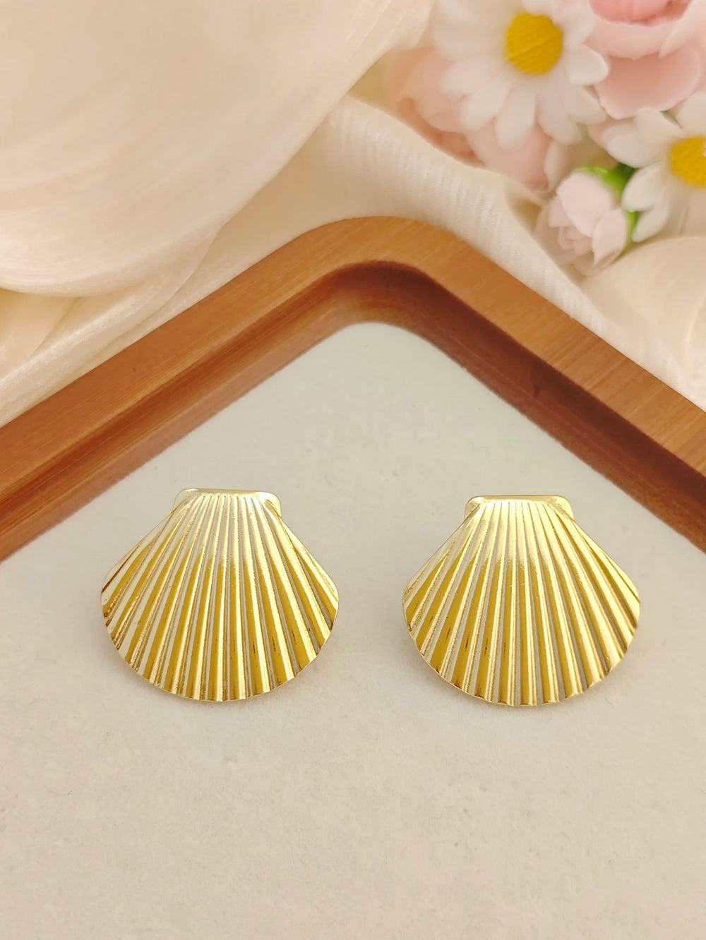 Chunky Gold Earrings Vintage Gold Statement Stud Earrings for Women Lightweight Trendy Knot Geometric Dangle Drop Earring Jewely
