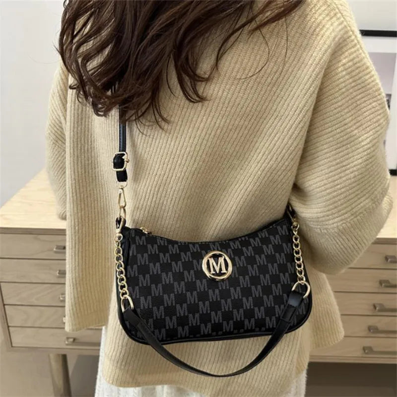 Letter-Print Shoulder Bag | Chain Detail & Crossbody Strap | Braviixx
