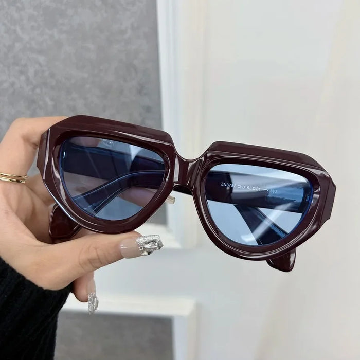 Women's Chunky Square Vintage Sunglasses | Retro Geometric Frame · Mirror Lens · Unisex | Braviixx