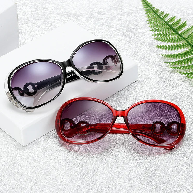 Women's Oversized Oval Luxury Sunglasses | UV400 · Gradient Lens · Silver Chain Hinge | 4 Colours | Braviixx