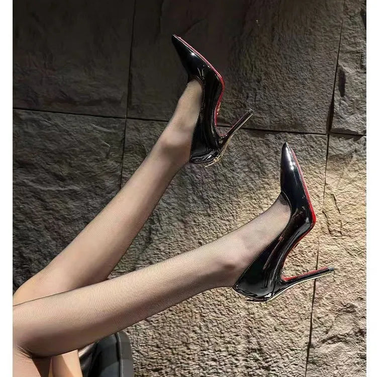 Pointed-Toe Pumps | Gold-Tone Sword-Shaped Heels | Braviixx