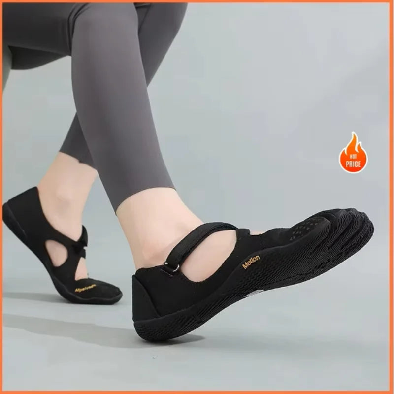 Five-Toe Flats | Cross-Strap Design & Rubber Sole | Braviixx