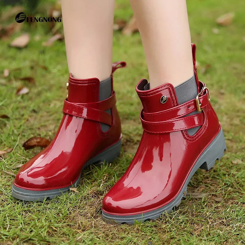 Glossy Ankle Rain Boots | Buckle Detail & Elastic Panels | Braviixx