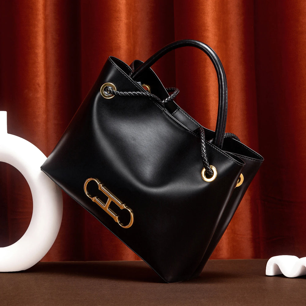 Minimalist Tote Bag | Braided Straps & Gold-Tone Detail | Braviixx