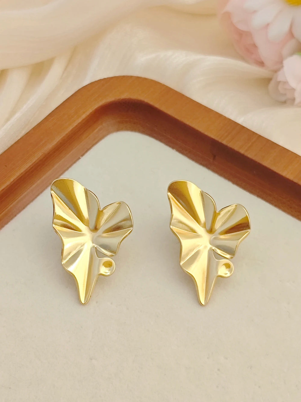 Chunky Gold Earrings Vintage Gold Statement Stud Earrings for Women Lightweight Trendy Knot Geometric Dangle Drop Earring Jewely