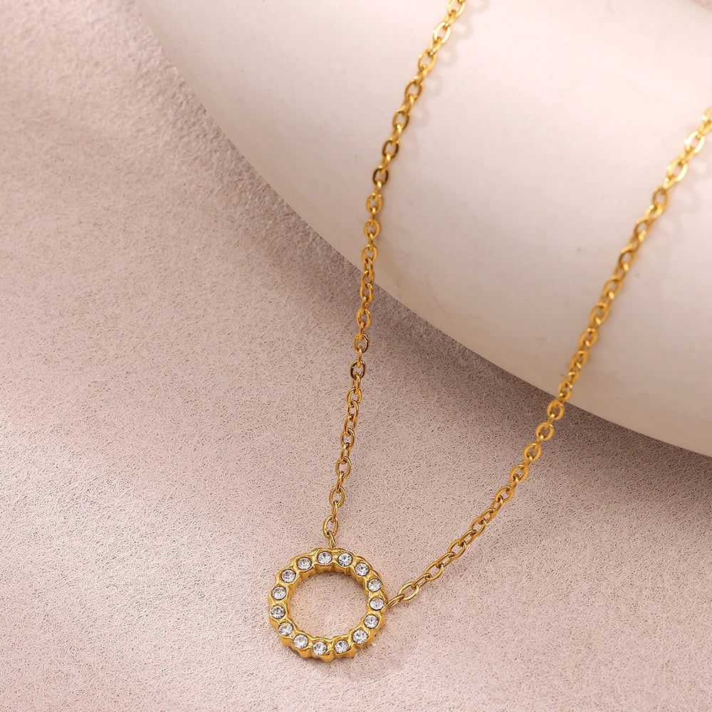 Flower Pendant Necklace with Sparkling Accents | Braviixx