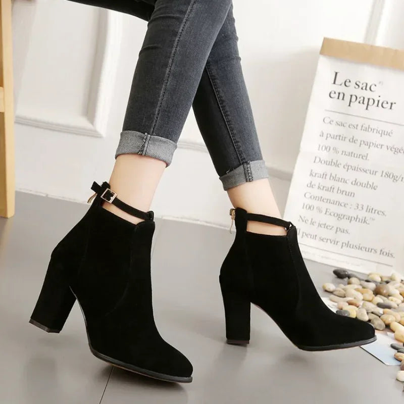 Ankle Boots | Buckle Strap & Block Heel | Braviixx