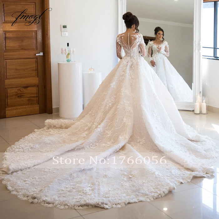 Lace Ball Gown Wedding Dress | Sweetheart & Long Sleeves | Braviixx