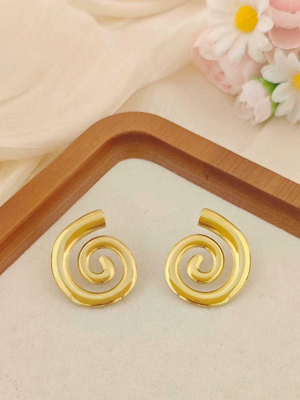 Chunky Gold Earrings Vintage Gold Statement Stud Earrings for Women Lightweight Trendy Knot Geometric Dangle Drop Earring Jewely