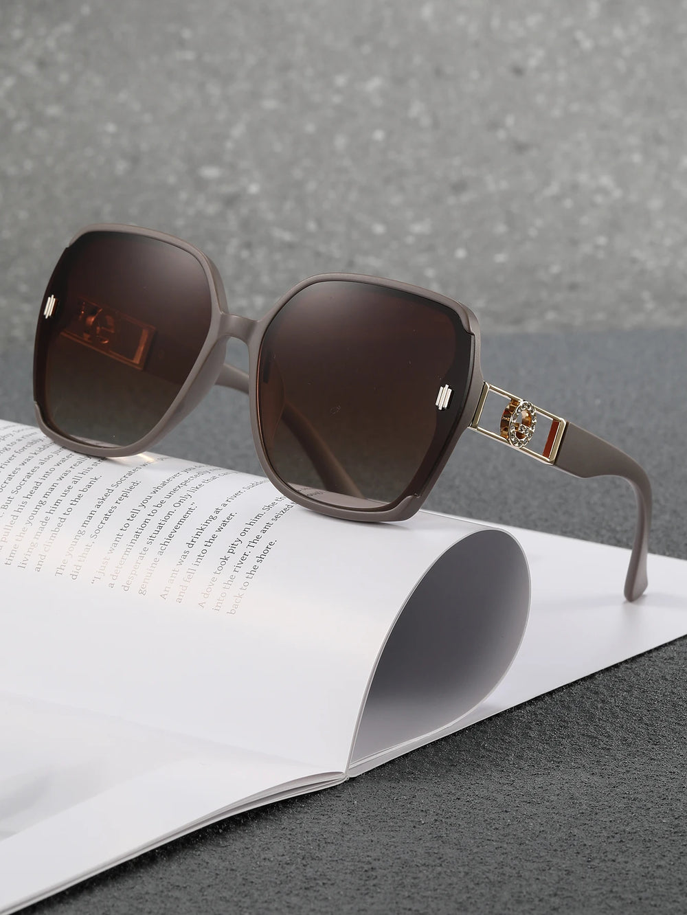 Women's Oversized Square Luxury Sunglasses | UV Protection · Gradient Lens · Gold Floral Hinge | 4 Colours | Braviixx