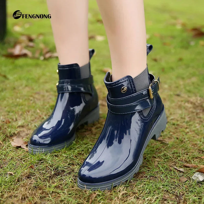 Glossy Ankle Rain Boots | Buckle Detail & Elastic Panels | Braviixx