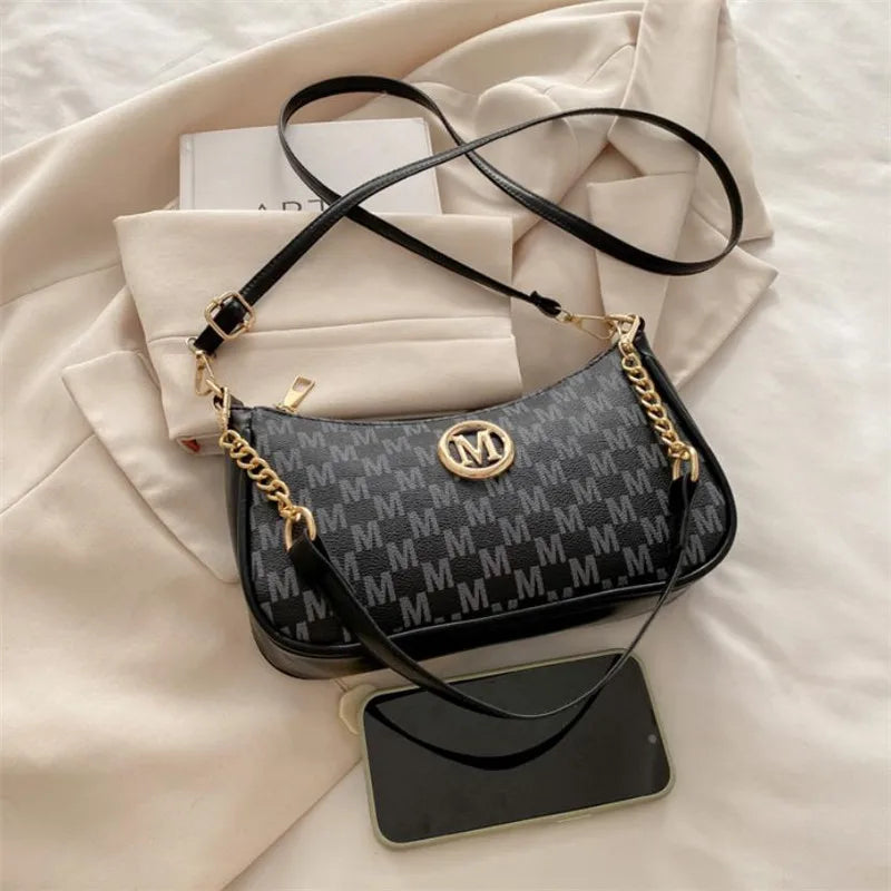 Letter-Print Shoulder Bag | Chain Detail & Crossbody Strap | Braviixx