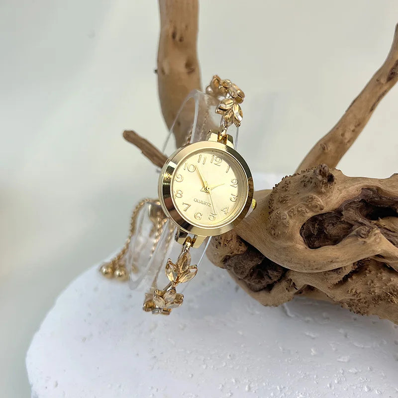 Women's Round Arabic Dial Quartz Watch | Braviixx